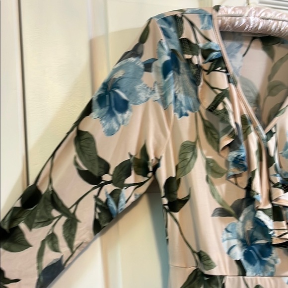 Janette Plus USA Floral Long Sleeve Wrap Midi Dress with Tie Front - Size 1X - Picture 6 of 16